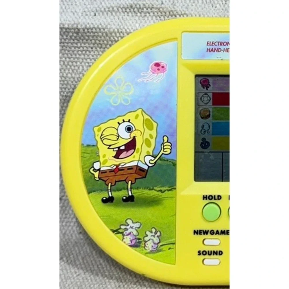 Hasbro SpongeBob SquarePants Yahtzee Jr Electronic Handheld Game 2005 Yellow